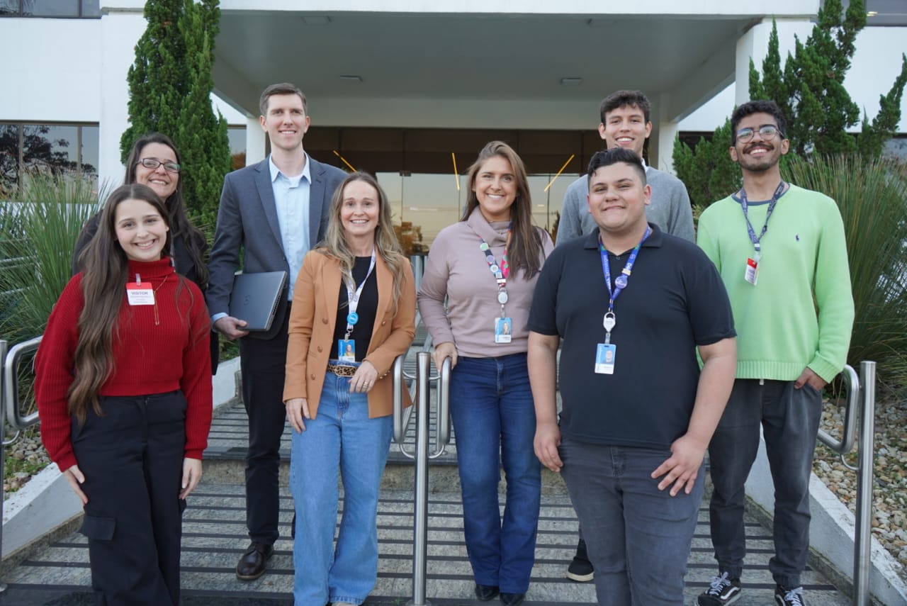 Jovens no programa